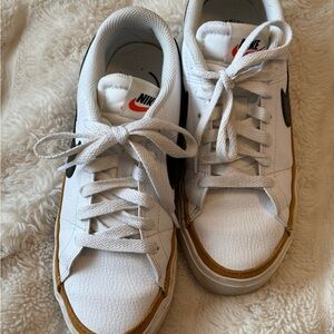 Women’s Nike sneakers. Size 6.5